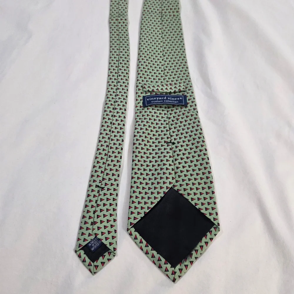Vineyard Vines Westhampton Country Club Silk Tie Green Triangle Geometric USA